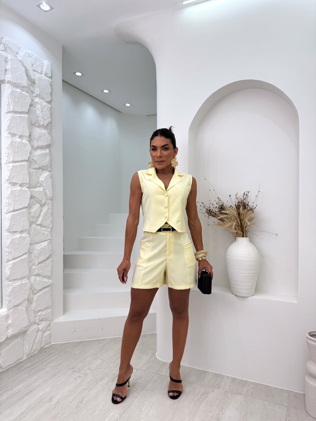 Conjunto Terra Brasil - chaleco con cuello + short de cintura alta - Amarillo