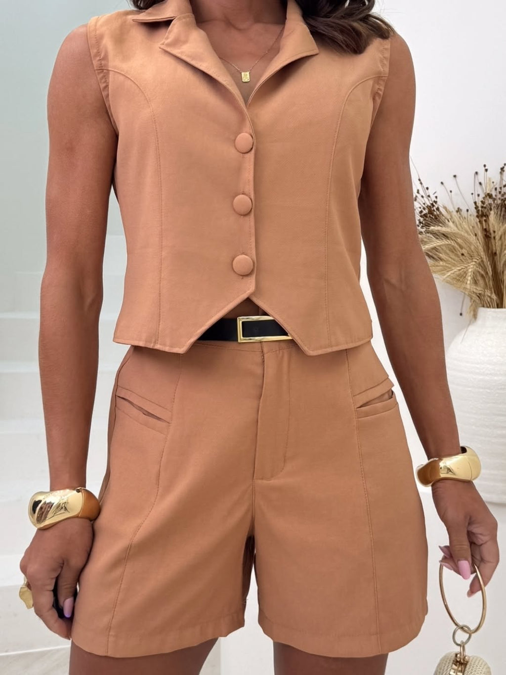 Conjunto Terra Brasil - chaleco con cuello + short de cintura alta - Caramel